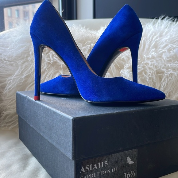 ‼️Clearout Price‼️ Electric Blue Suede Heels - Picture 6 of 10